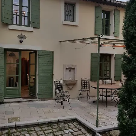 Maison De Charme Uzes, Parking Prive Villa *